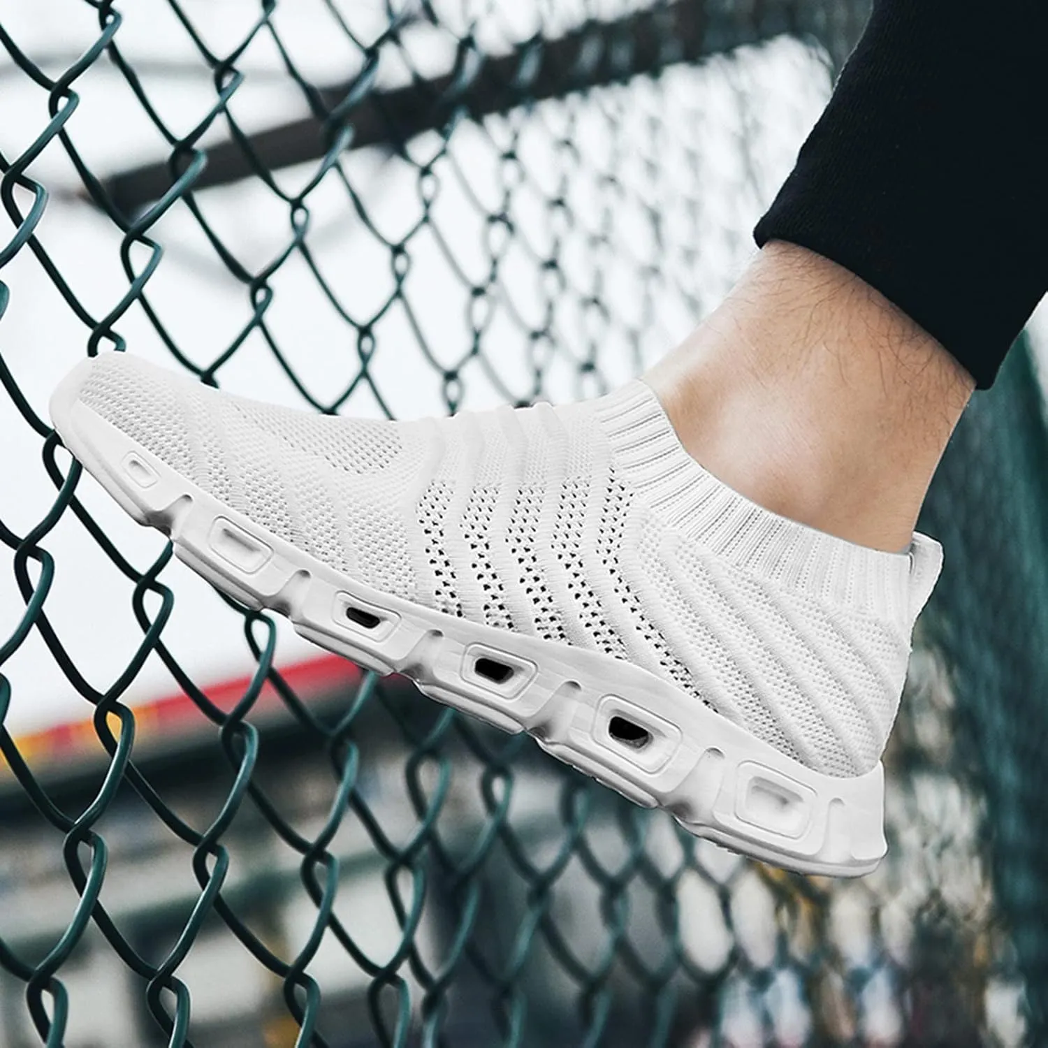 2025 New Men's Hollow Flying Woven Lightweight Breathable Comfortable Decompression Fashion Sneaker Booties for Men
