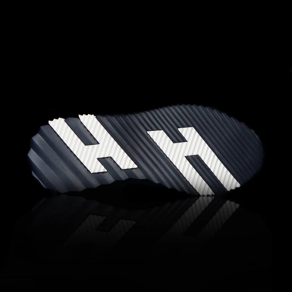 Bouncing Sneaker