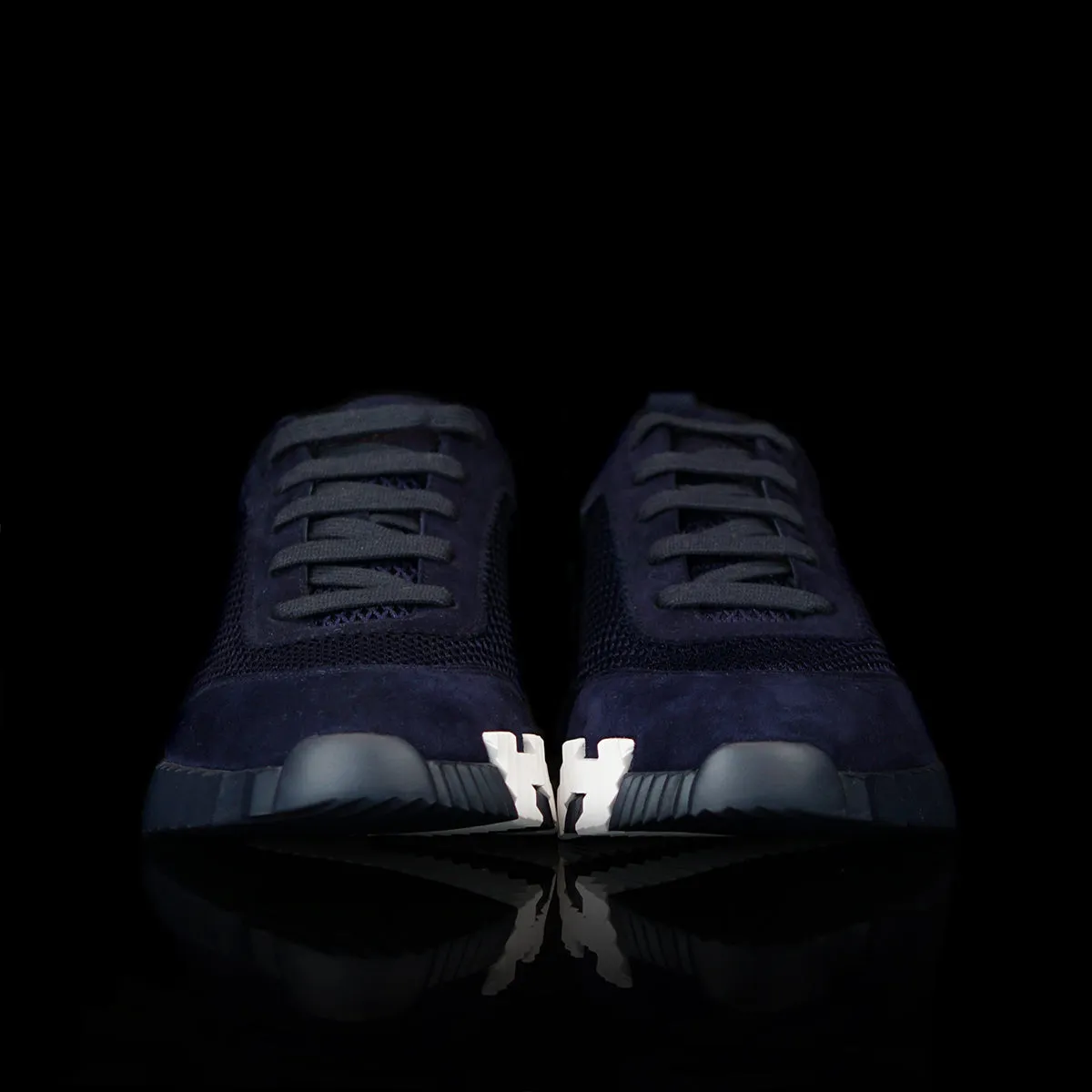 Bouncing Sneaker