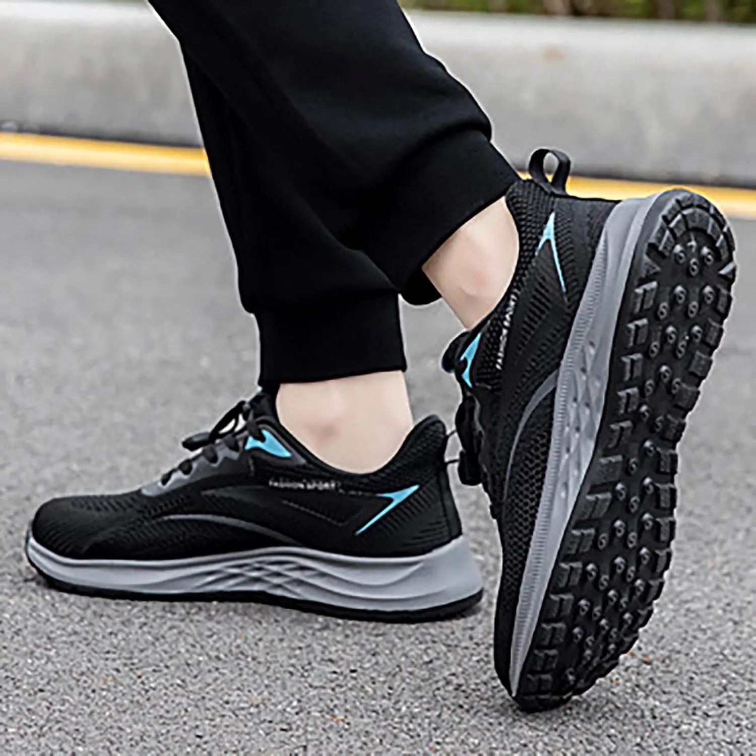 Couple Men's Spring and Summer New Non Slip Walking Fashion Light Shoes Middle and Men's Classic Leather Fashion Sneaker