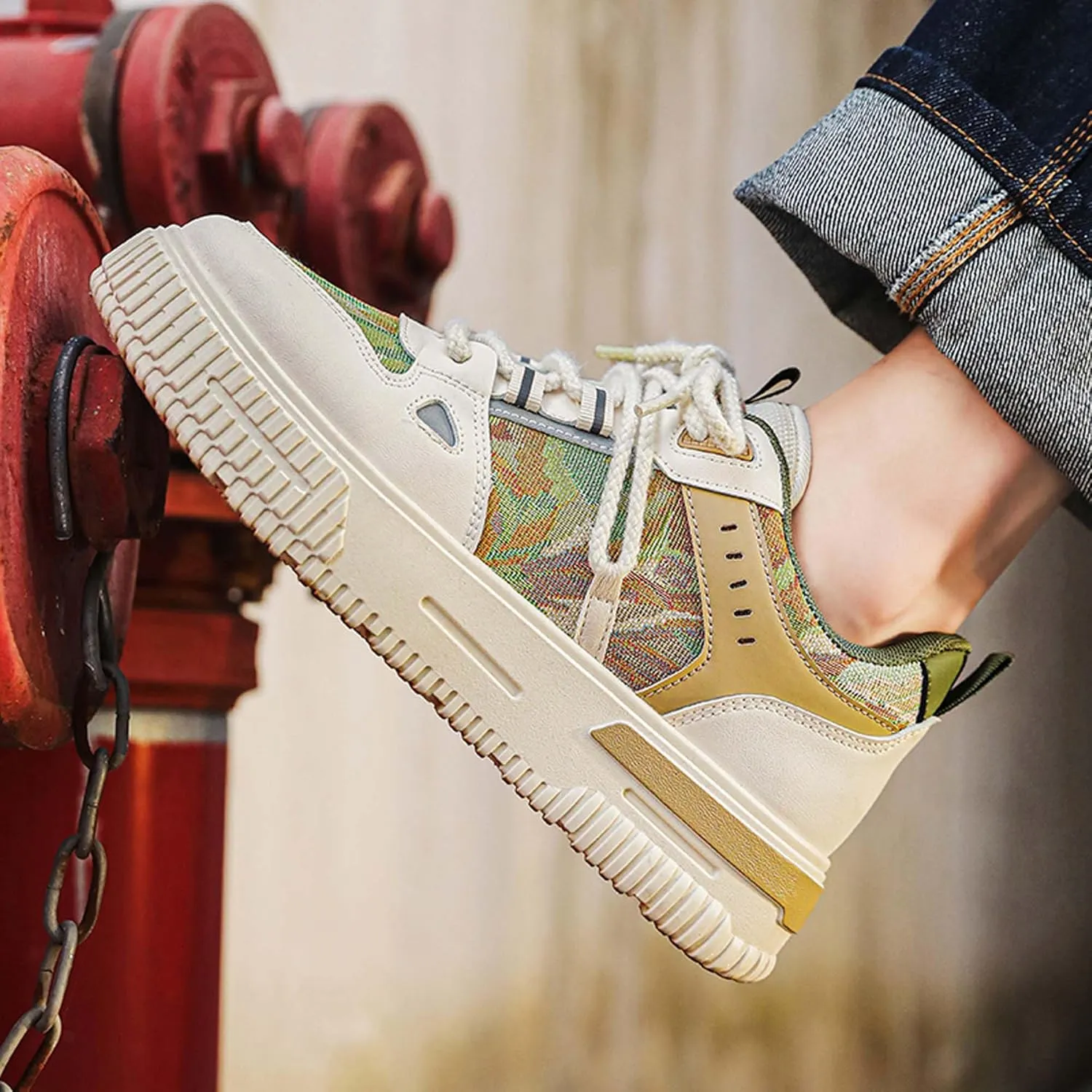 Mens and Womens Anti Slip Thick Soled Skateboard Shoes with Lace Up Low Top Casual Sneakers Comfortable Short Distance Running Shoes Breathable Outdoor Hiking Shoes Fitness Training Shoes