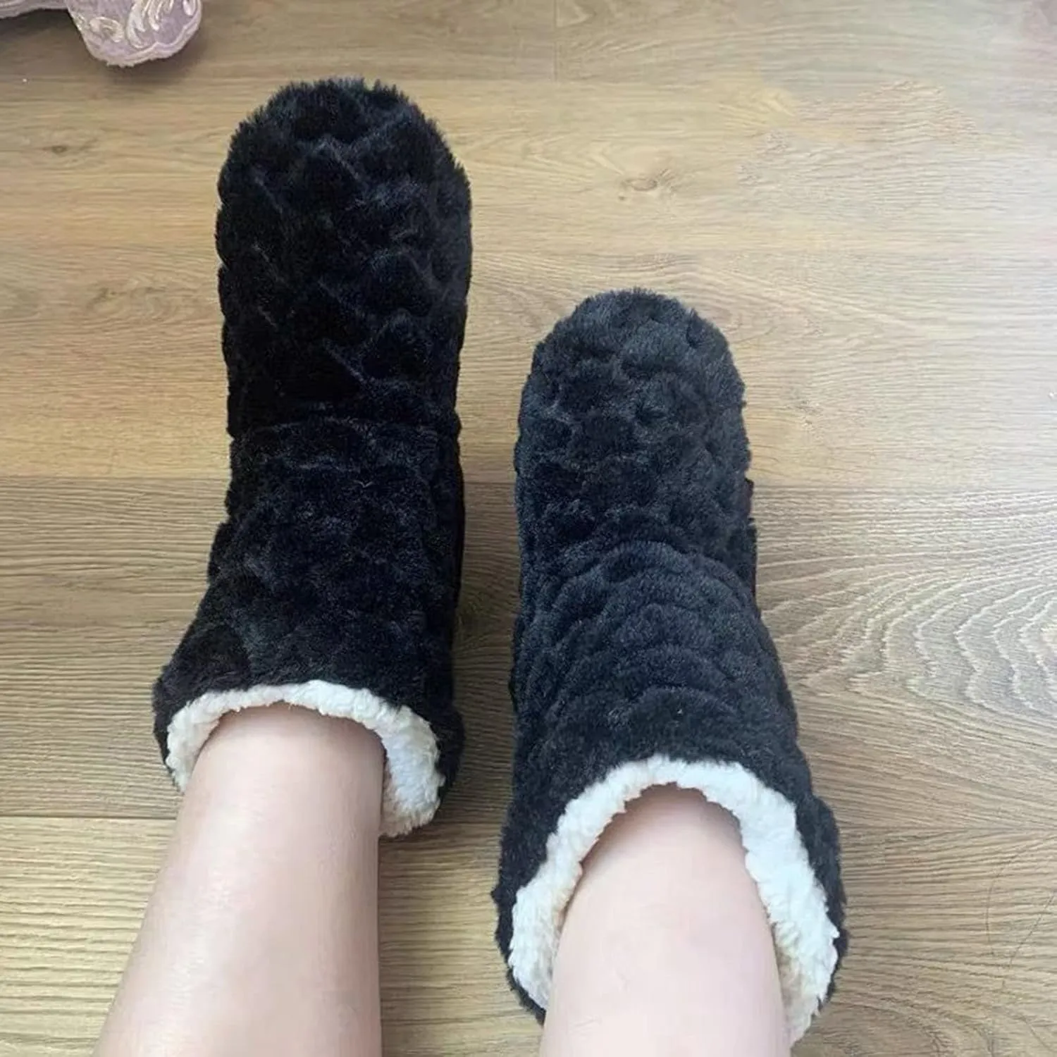 SBGMoSJ Women's Cozy Non Slip Grip Indoor House Bootie Slippers Women's House Shoes Booties Slippers for Women Fuzzy Fluffy Slippers for Men Funny Christmas Earrings for Women Gifts for Wife 2023